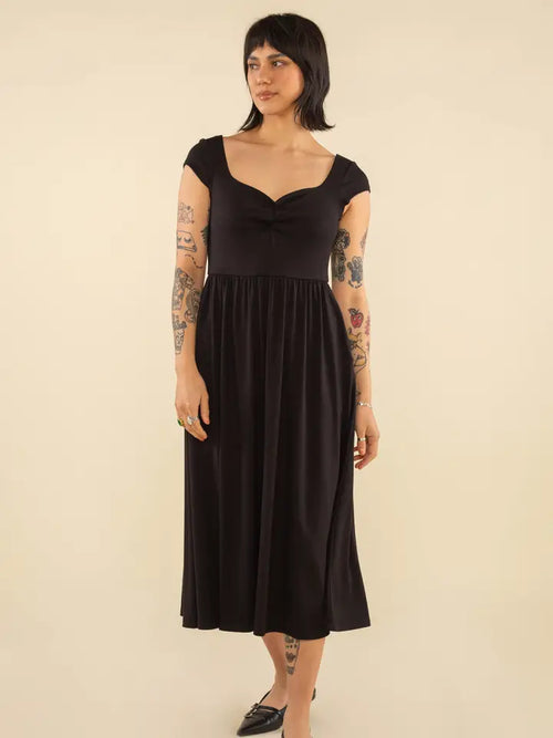 Black Sweetheart Midi Dress